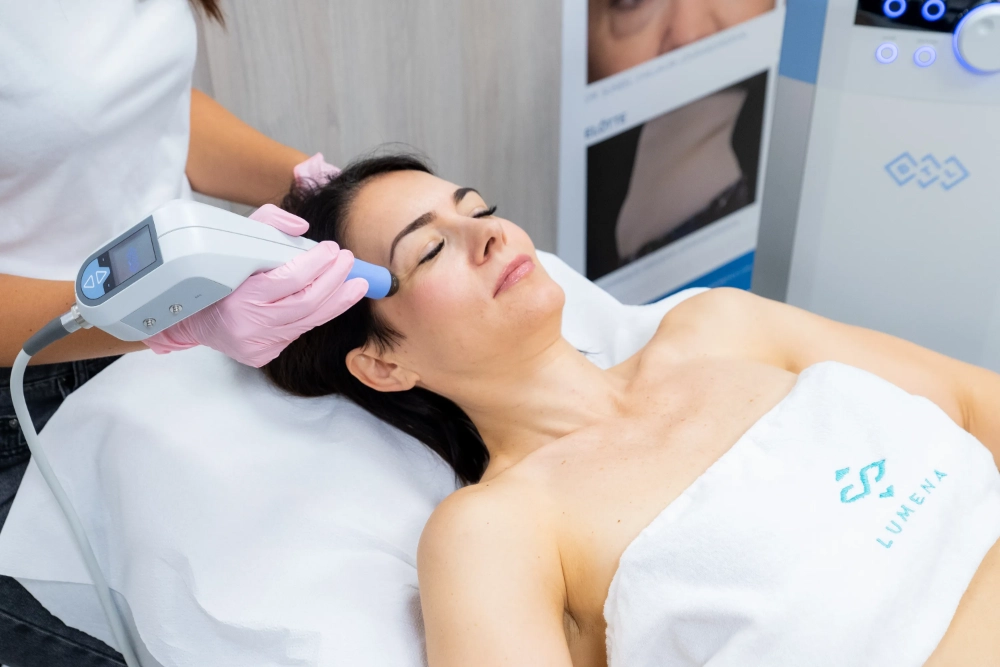 Lumena-Lezerkozpont-BTL-exilis-ultra-360-arc-es-testkezeles_8